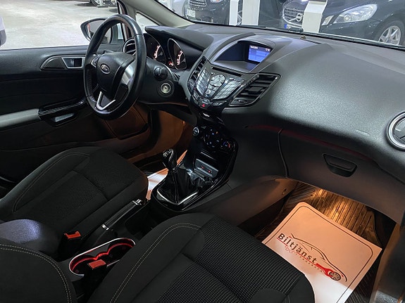 Ford Fiesta 7 of 9