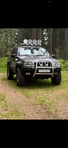 Jeep Grand Cherokee 8 of 10