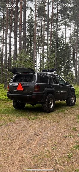 Jeep Grand Cherokee 4 of 10