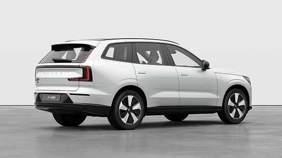 Volvo EX90 10 of 22