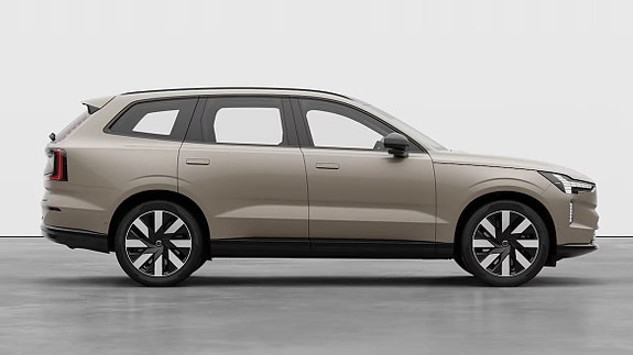 Volvo EX90 19 of 24