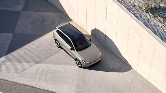 Volvo EX90 6 of 24