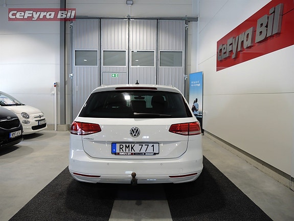 Volkswagen Passat 7 of 19