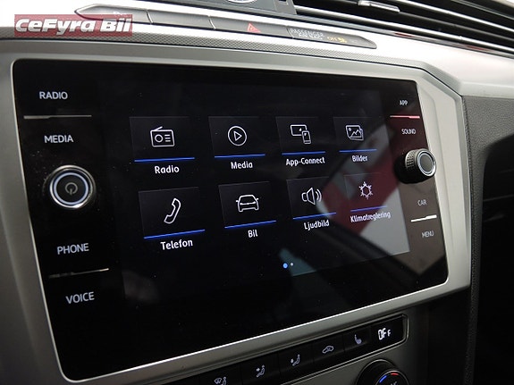Volkswagen Passat 15 of 19