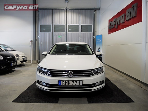 Volkswagen Passat 2 of 5