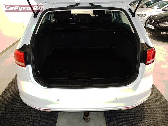 Volkswagen Passat 14 of 19