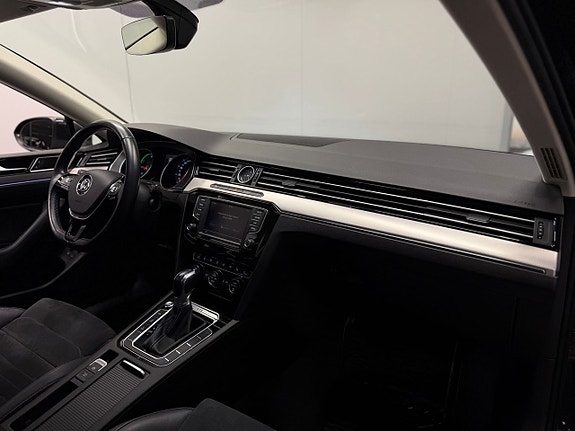 Volkswagen Passat 26 of 27