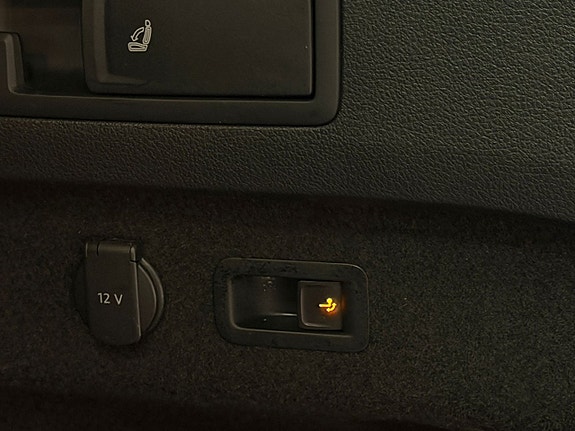 Volkswagen Passat 10 of 27