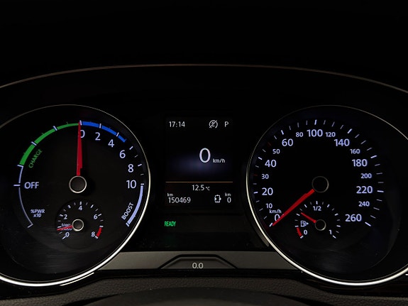 Volkswagen Passat 19 of 27