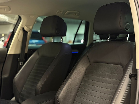 Volkswagen Passat 16 of 27