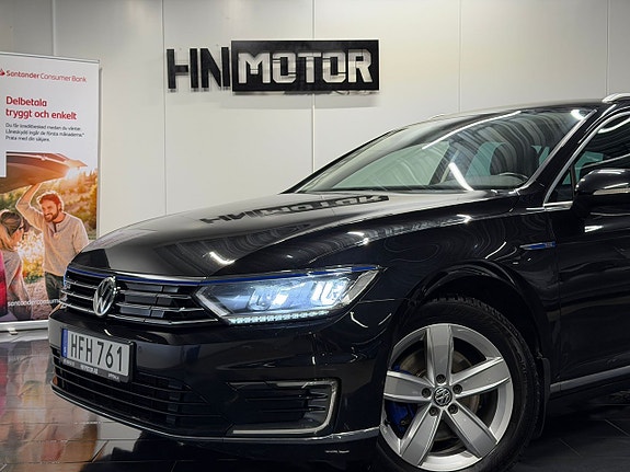 Volkswagen Passat 2 of 5