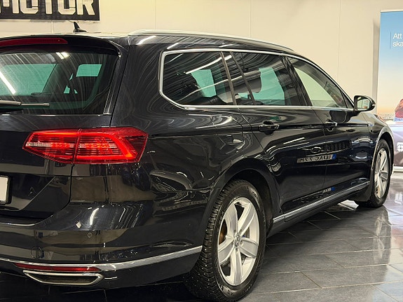 Volkswagen Passat 11 of 27