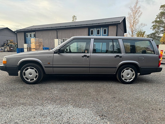 Volvo 740 2 of 7