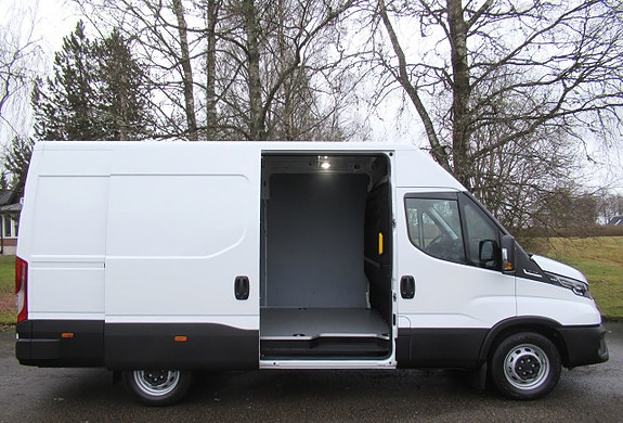 Iveco 35-140 2 of 5
