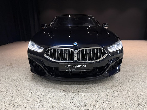 BMW M850i 2 of 5