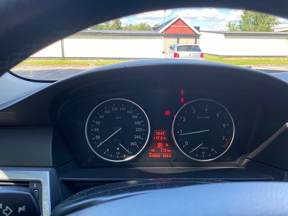 BMW 520 8 of 9
