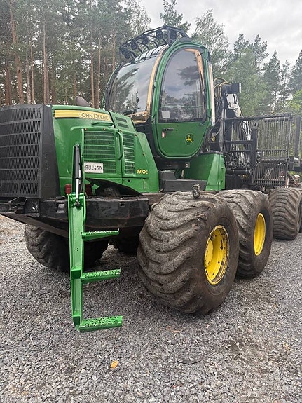 John Deere 1910E