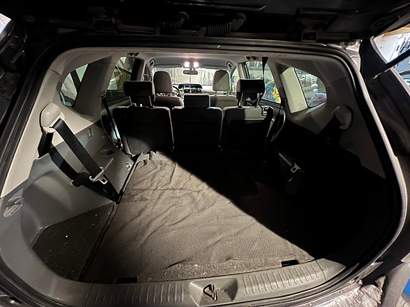 Toyota Prius+ 9 of 10