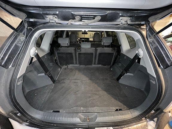 Toyota Prius+ 8 of 10
