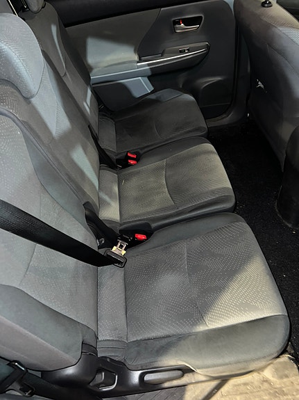 Toyota Prius+ 7 of 10