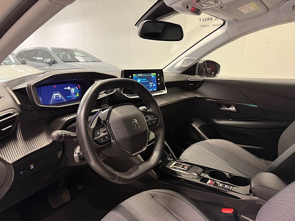 Peugeot e-208 9 of 28