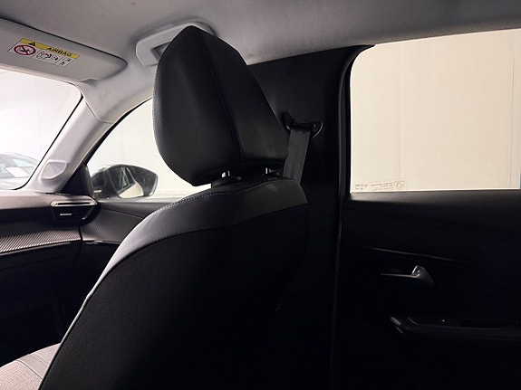 Peugeot e-208 28 of 28