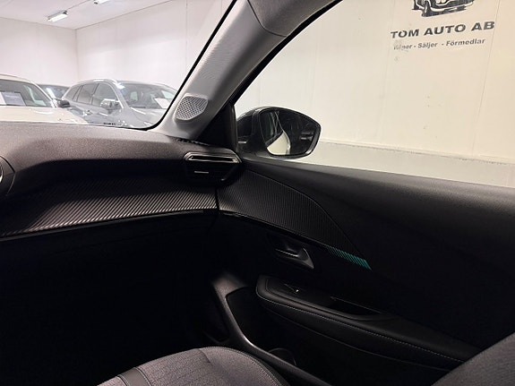 Peugeot e-208 27 of 28