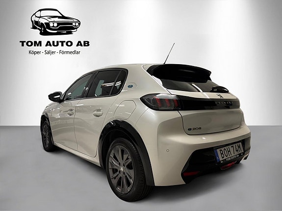 Peugeot e-208 4 of 5