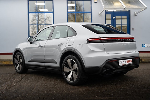 Porsche Macan 4 7 of 30