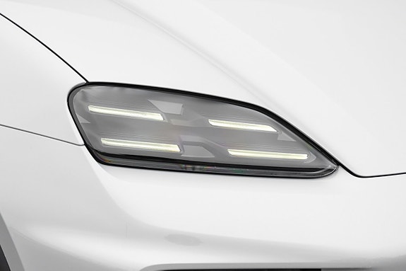 Porsche Macan 4 2 of 5