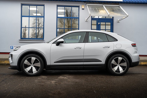 Porsche Macan 4 5 of 5
