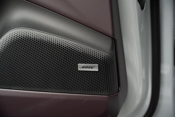 Porsche Macan 4 25 of 30