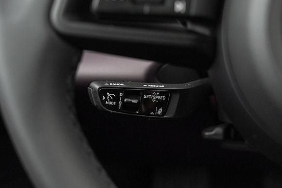 Porsche Macan 4 27 of 30