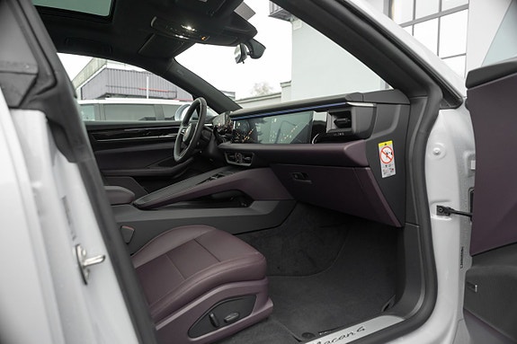 Porsche Macan 4 22 of 30
