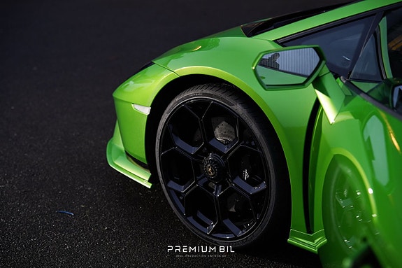 Lamborghini Huracan 19 of 22