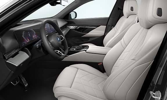 BMW i5 4 of 4