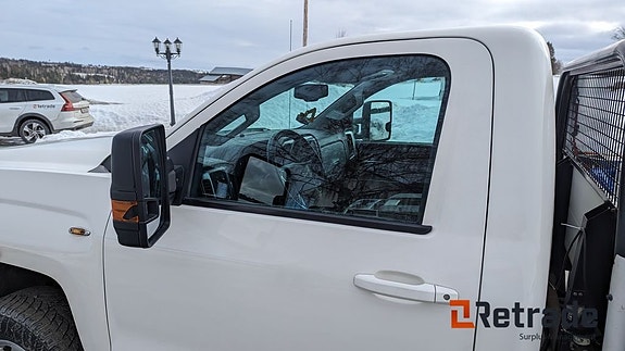 Chevrolet Silverado 5 of 5