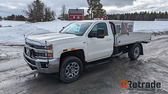 Chevrolet Silverado 3 of 5