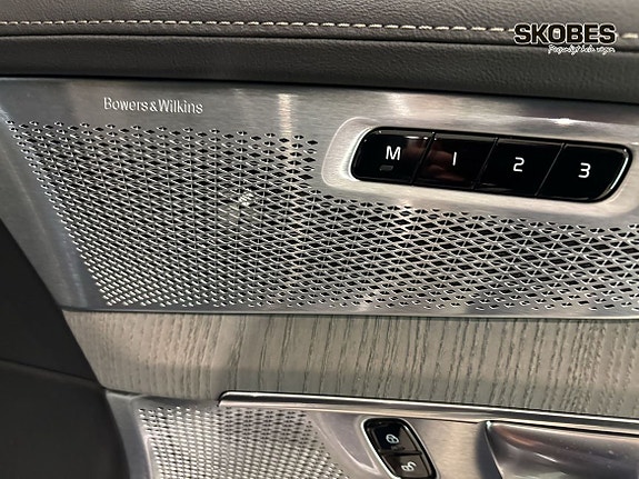 Volvo XC90 17 of 26