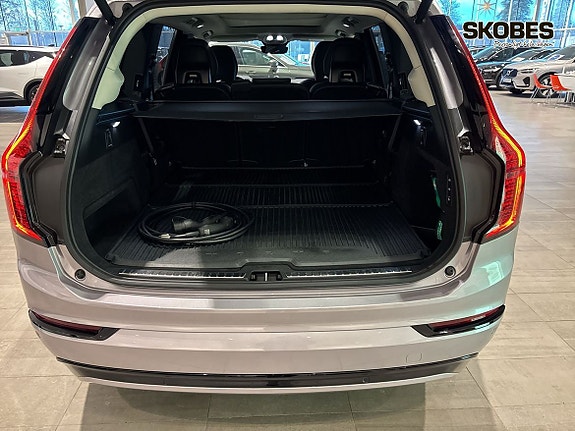 Volvo XC90 16 of 26