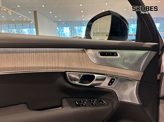 Volvo XC90 15 of 26