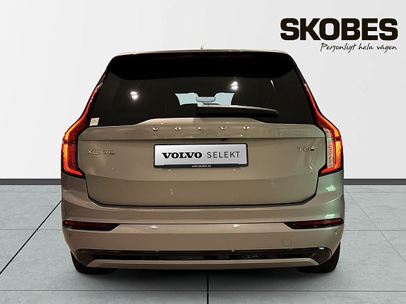 Volvo XC90 6 of 26