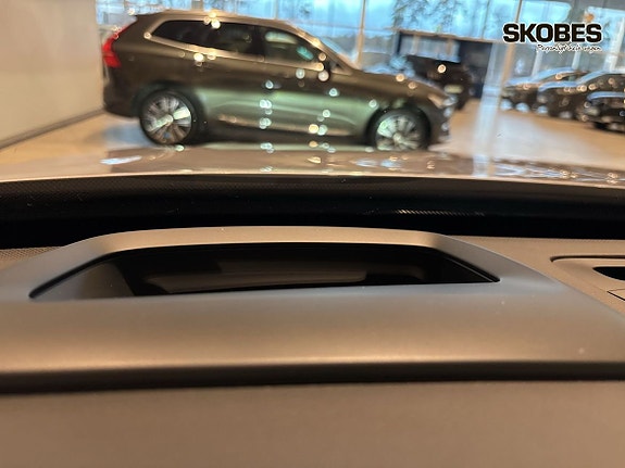 Volvo XC90 25 of 26