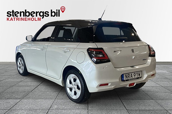 Suzuki Swift 2 of 5