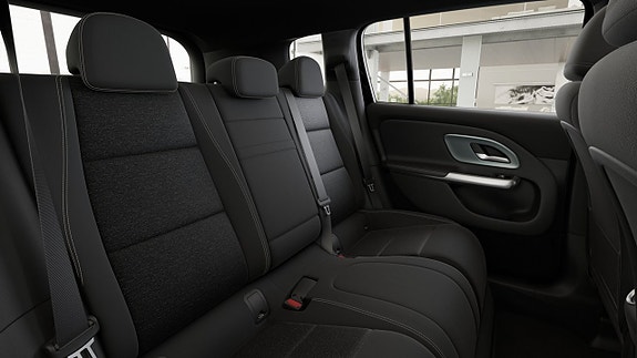 Mercedes-Benz GLB250 11 of 12