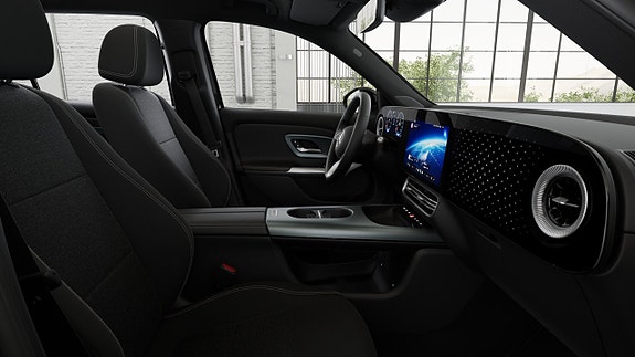 Mercedes-Benz GLB250 10 of 12