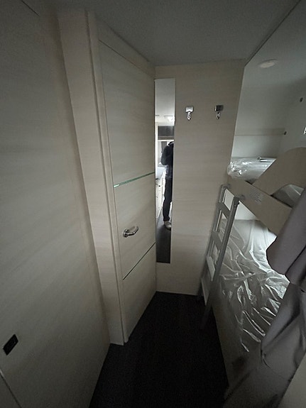 Caravelair Artica 586 Family VÅNINGSÄNG 8 of 16
