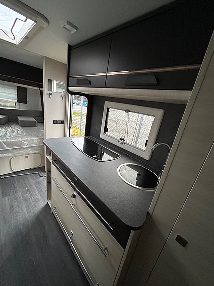 Caravelair Artica 586 Family VÅNINGSÄNG 5 of 16