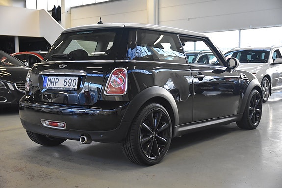 MINI Cooper 4 of 5
