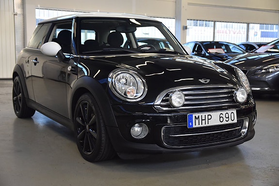 MINI Cooper 2 of 5